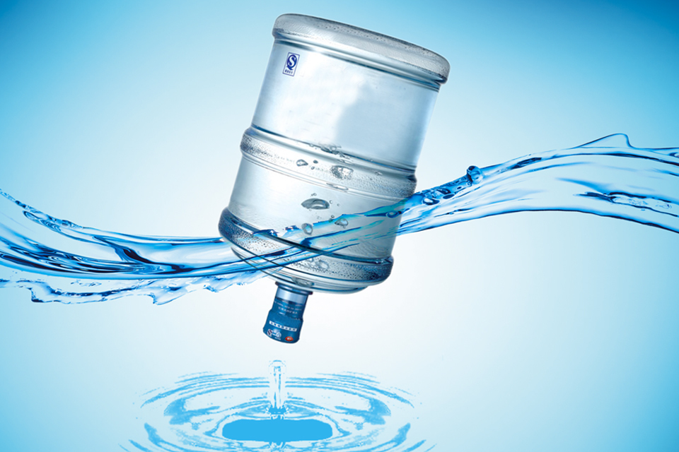 你在辦公室里喝的是桶裝水還是直飲水？